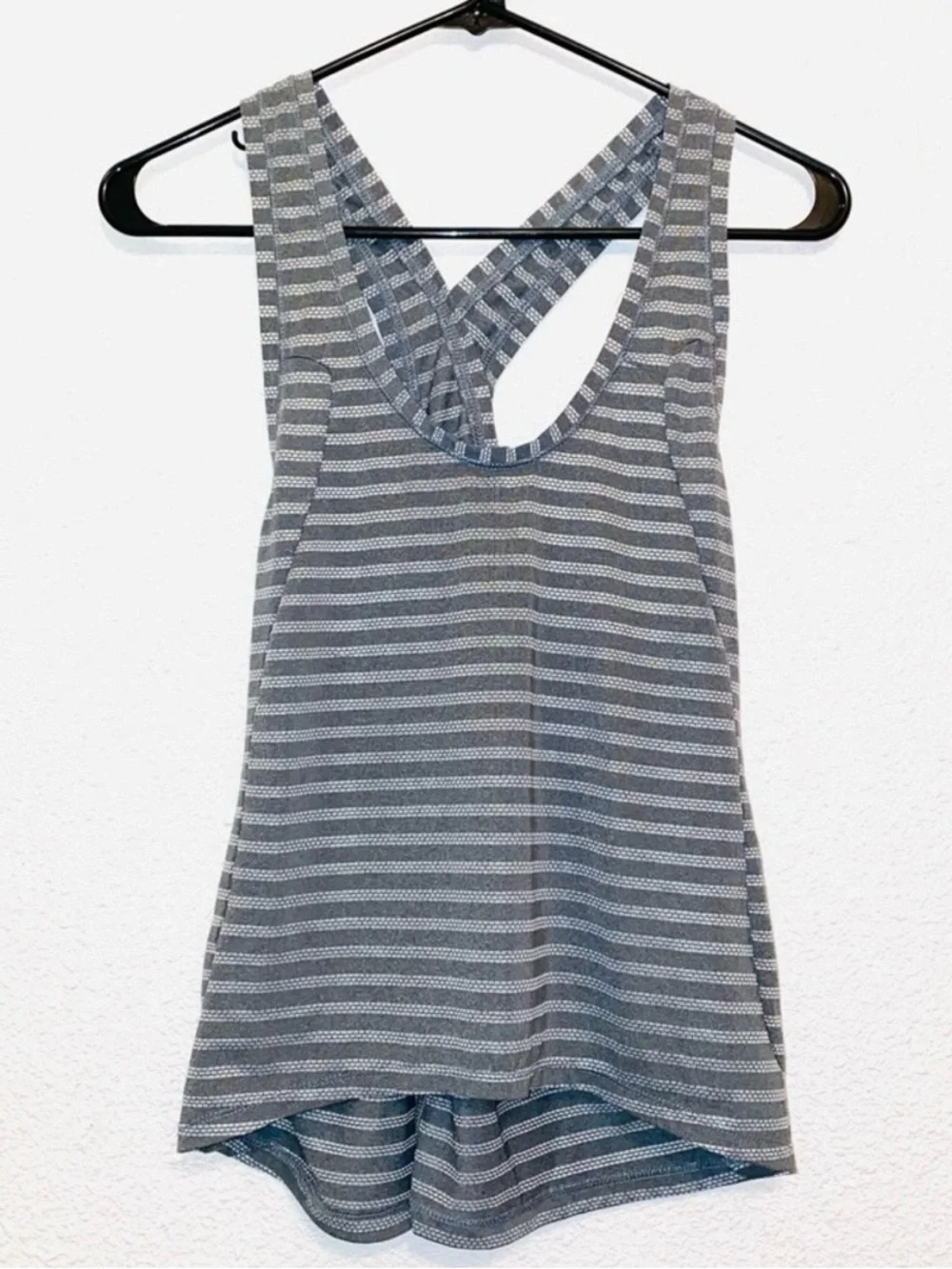 ZYIA Gray Striped Athletic Tank Top Criss Cross Back Lightweight Workout Size S - Picture 1 of 5